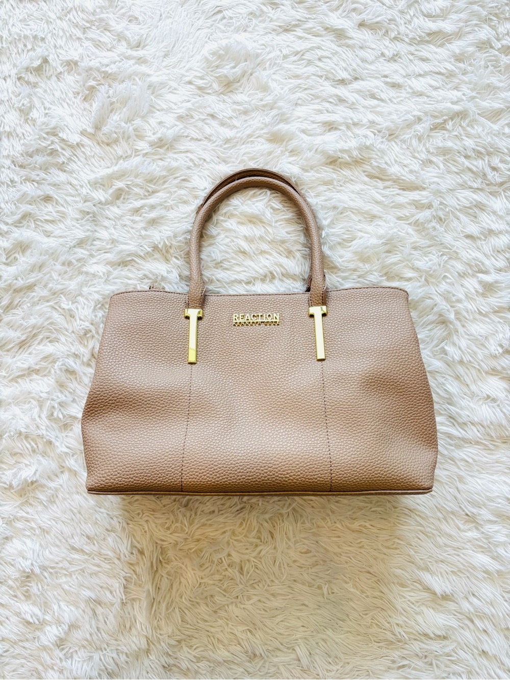 🤍 NWOT! Kenneth Cole Reaction Tote with Gold Hardware